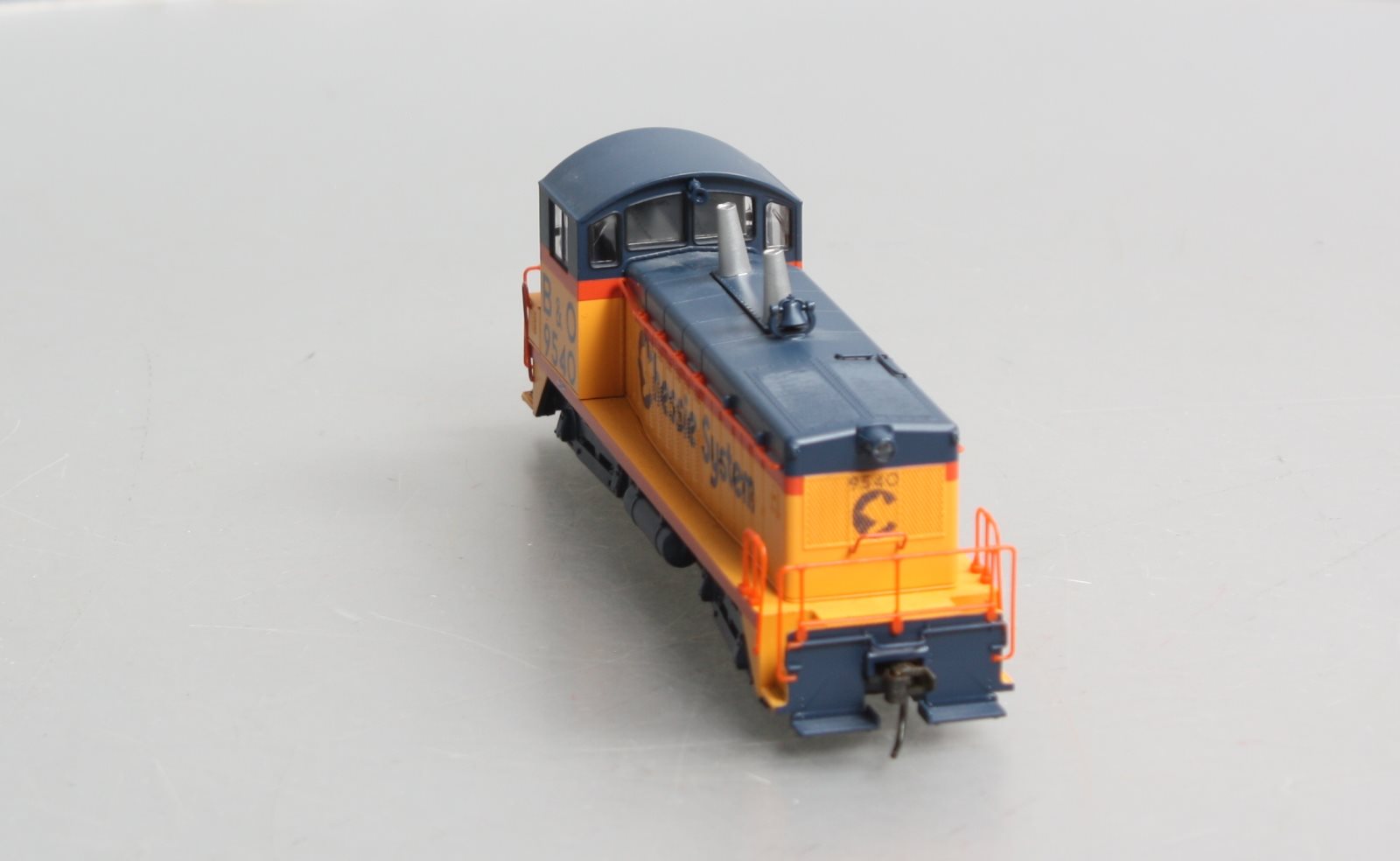 Broadway Limited 2107 HO Baltimore & Ohio EMD NW2 with Sound  #9540