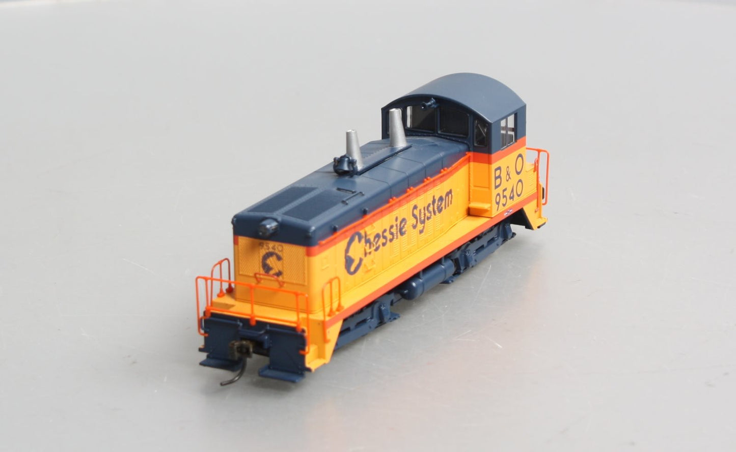 Broadway Limited 2107 HO Baltimore & Ohio EMD NW2 with Sound  #9540