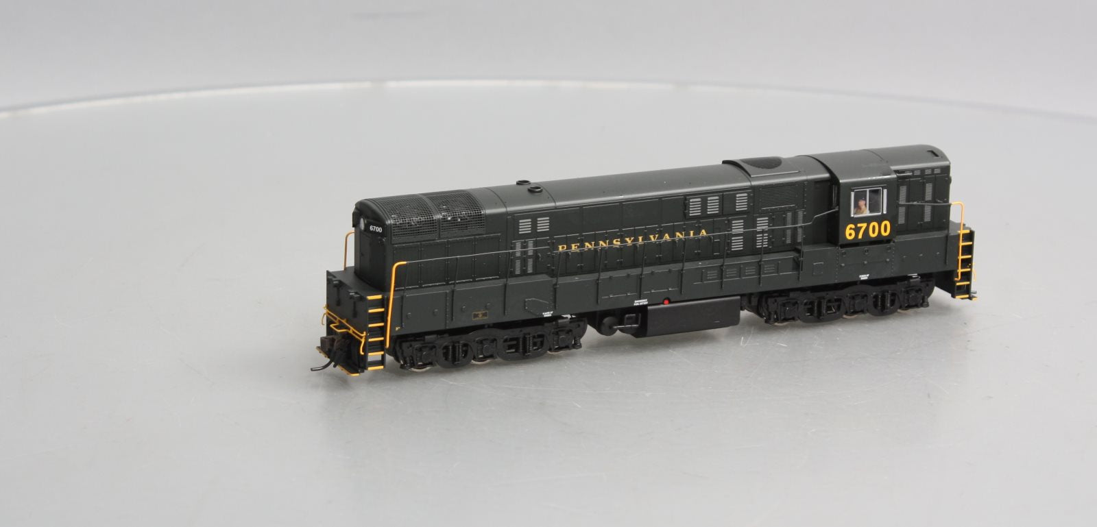Atlas 7880 HO Pennsylvania Railroad Trainmaster Phase 2 Locomotive #6700