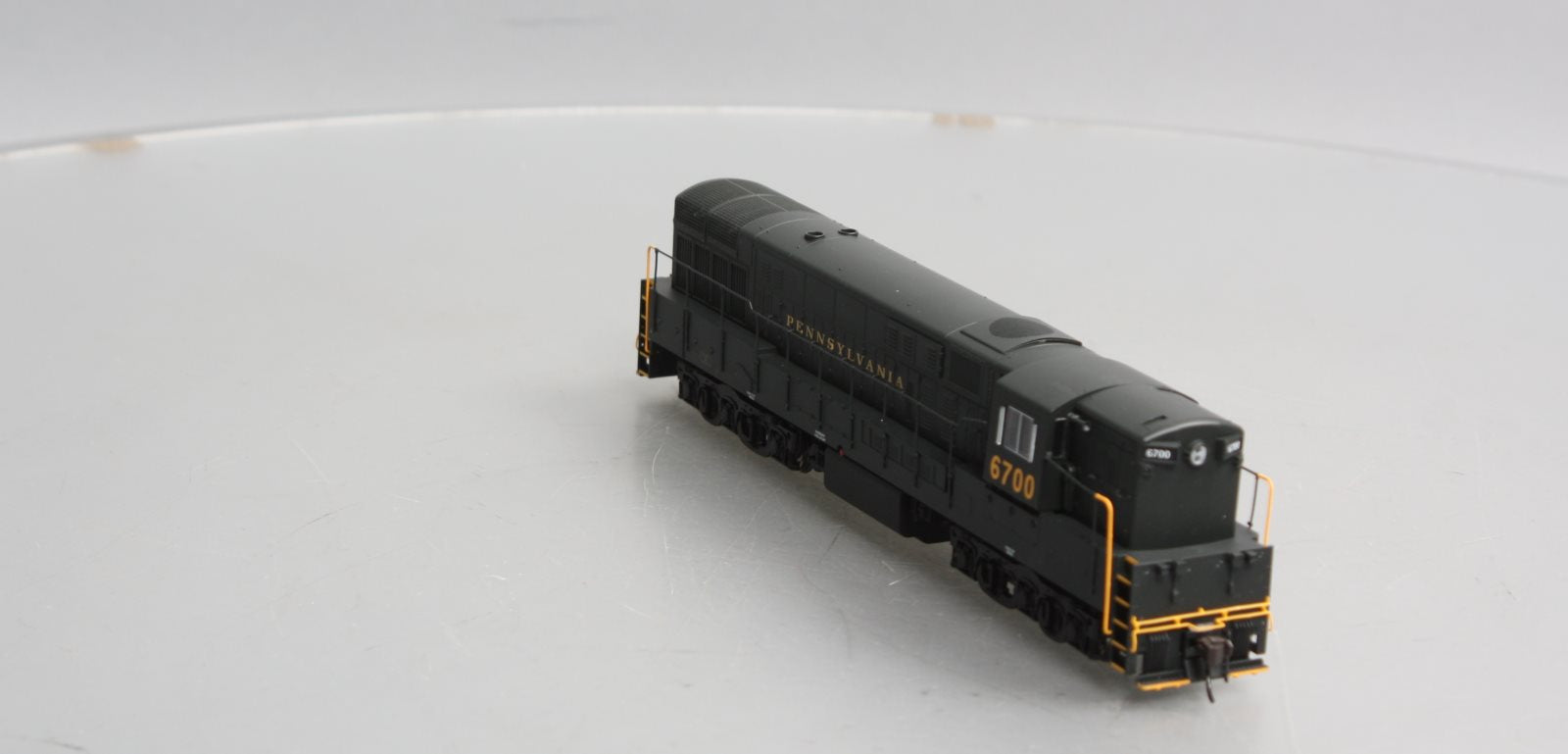 Atlas 7880 HO Pennsylvania Railroad Trainmaster Phase 2 Locomotive #6700
