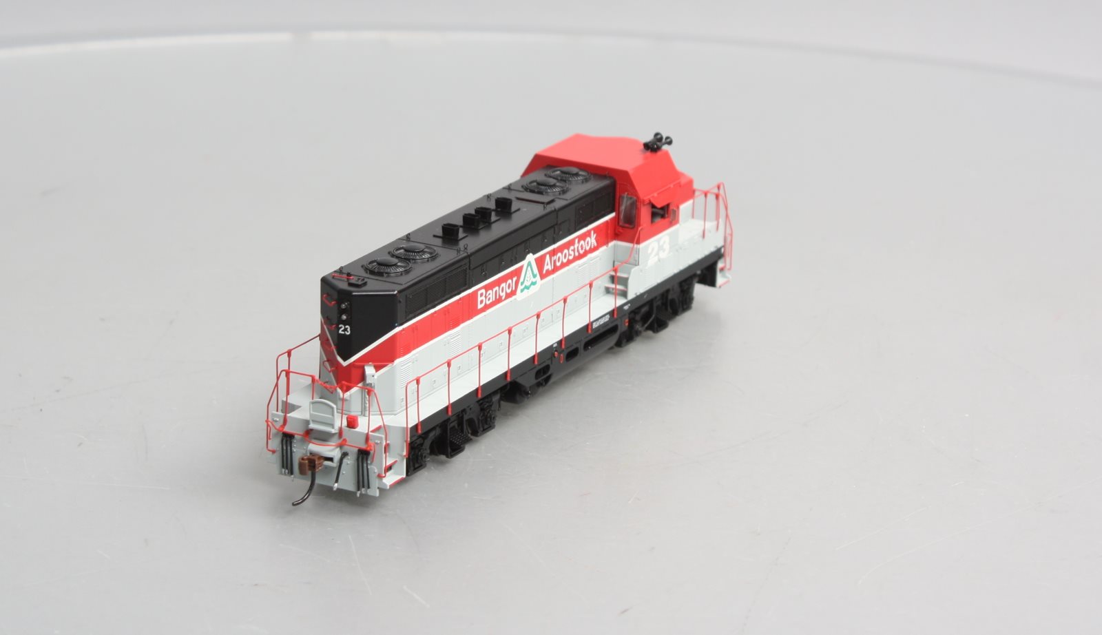 Athearn G78127 HO Bangor & Aroostook GP7U Locomotive #23