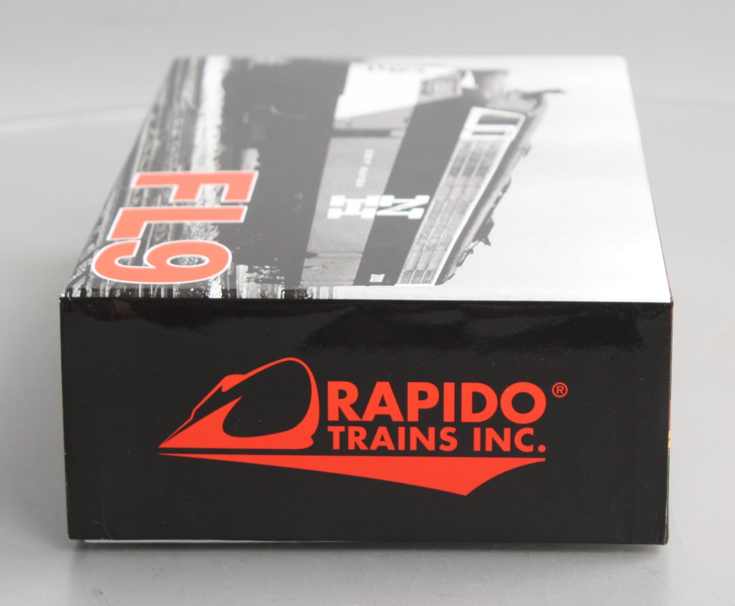 Rapido Trains 14036 HO Penn Central EMD FL9 Diesel Locomotive #5027