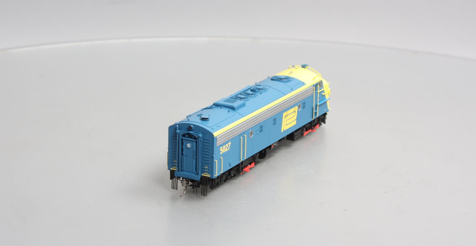 Rapido Trains 14036 HO Penn Central EMD FL9 Diesel Locomotive #5027