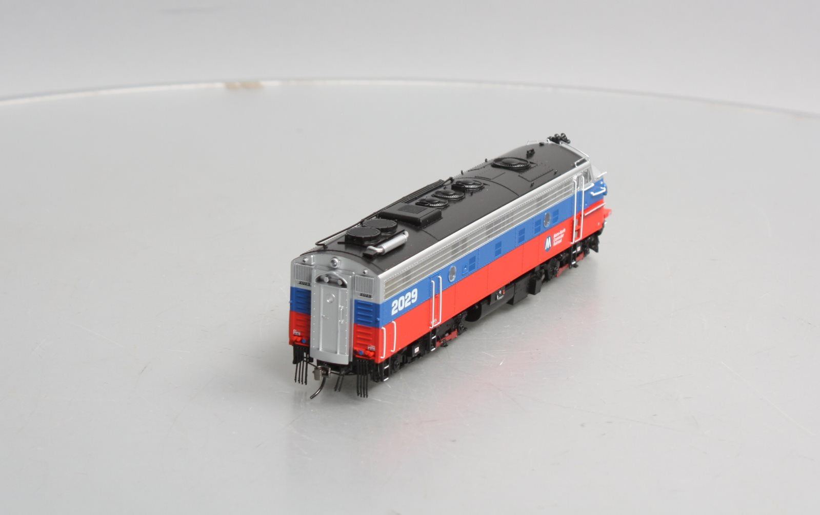 Rapido Trains 14609 HO Metro-North EMD FL9 Locomotive #2029