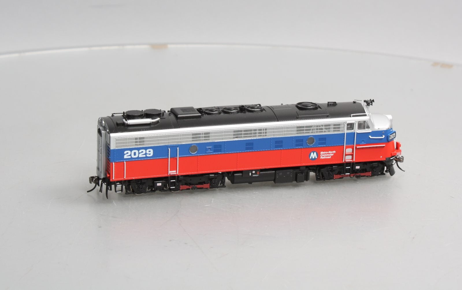 Rapido Trains 14609 HO Metro-North EMD FL9 Locomotive #2029