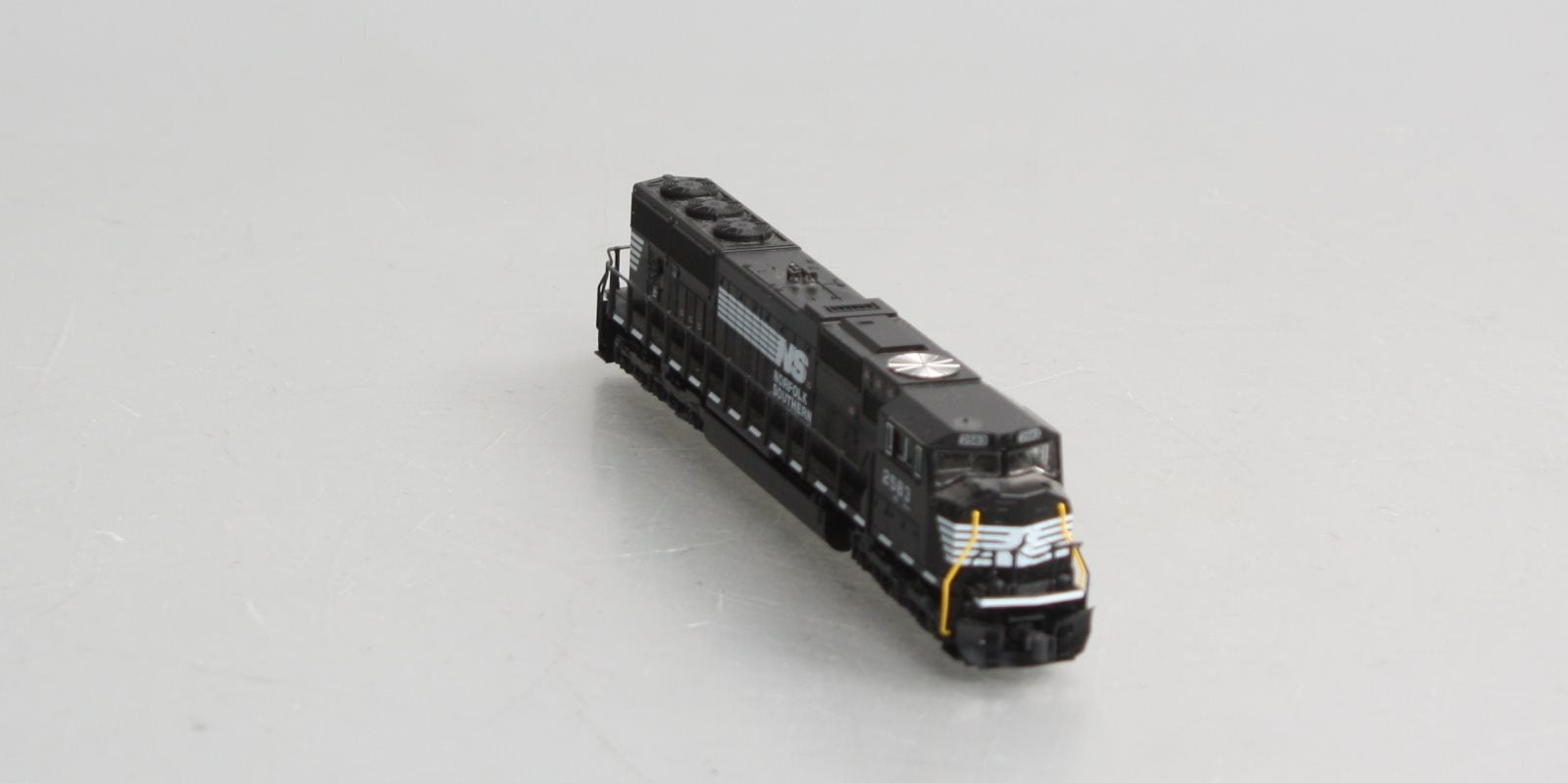 Kato 176-7605-LS N Norfolk Southern EMD SD70M Diesel #2583 w/ DCC & Sound