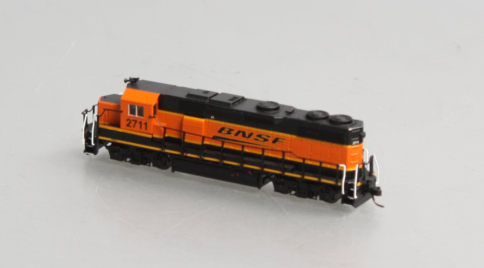 Atlas 40004798 N Burlington Northern Santa Fe GP39-2 Diesel Loco w/ Sound #2711