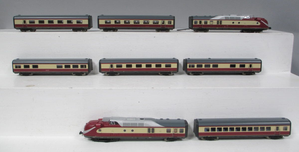Roco 69101 HO Scale DB BR 602 Locomotive & Passenger Car Set EX/Box