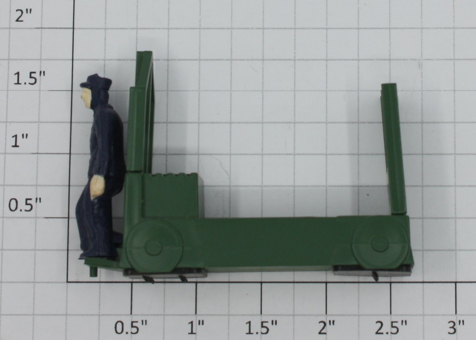 Lionel 14236-25 Baggage Truck Green With Operator