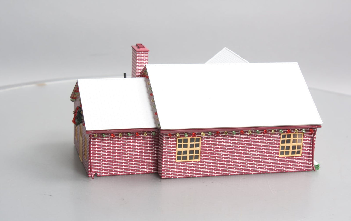 Lionel 6-37957 O Deluxe Holiday House Building with Operating Christmas Lights LN/Box