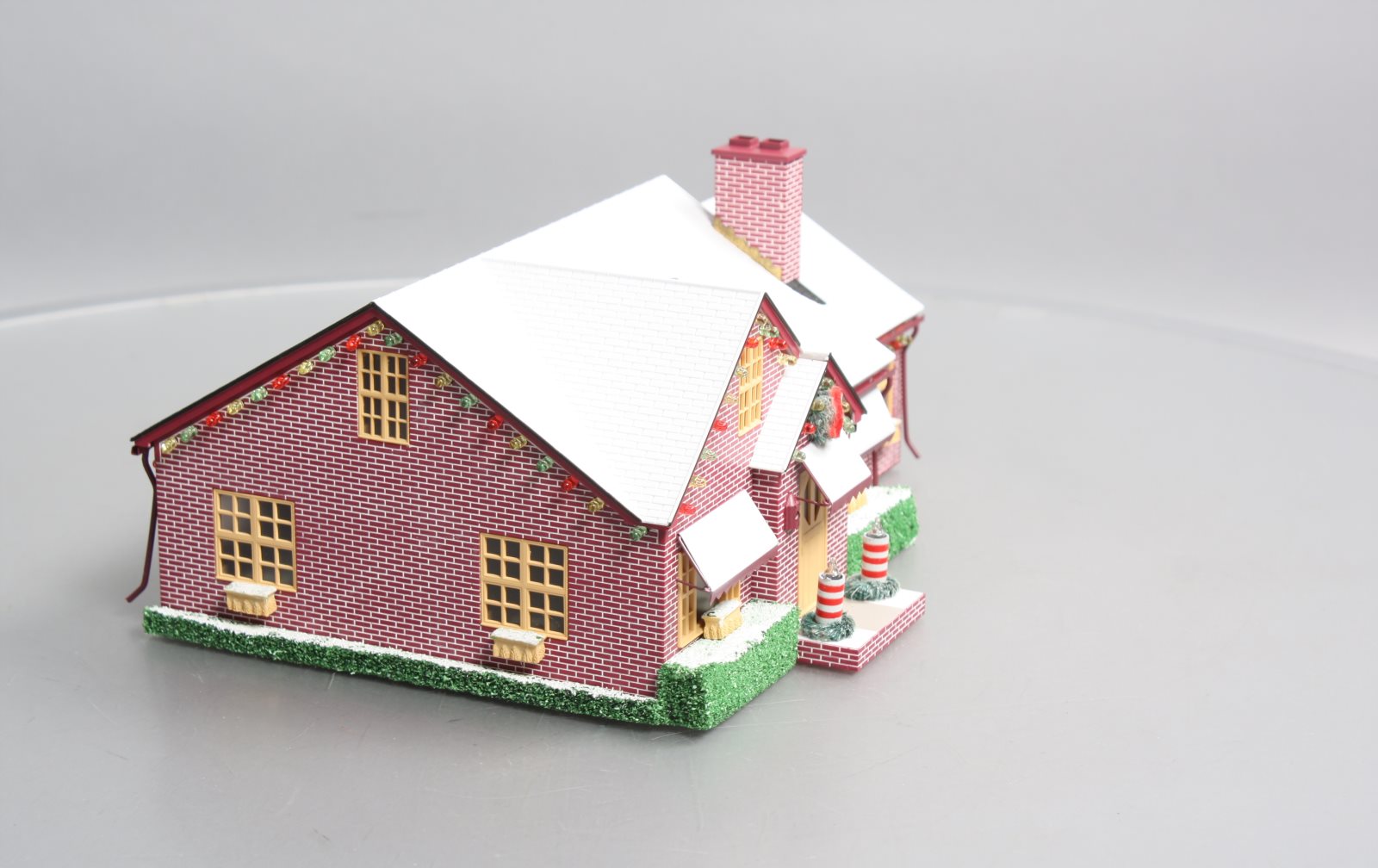 Lionel 6-37957 O Deluxe Holiday House Building with Operating Christmas Lights LN/Box