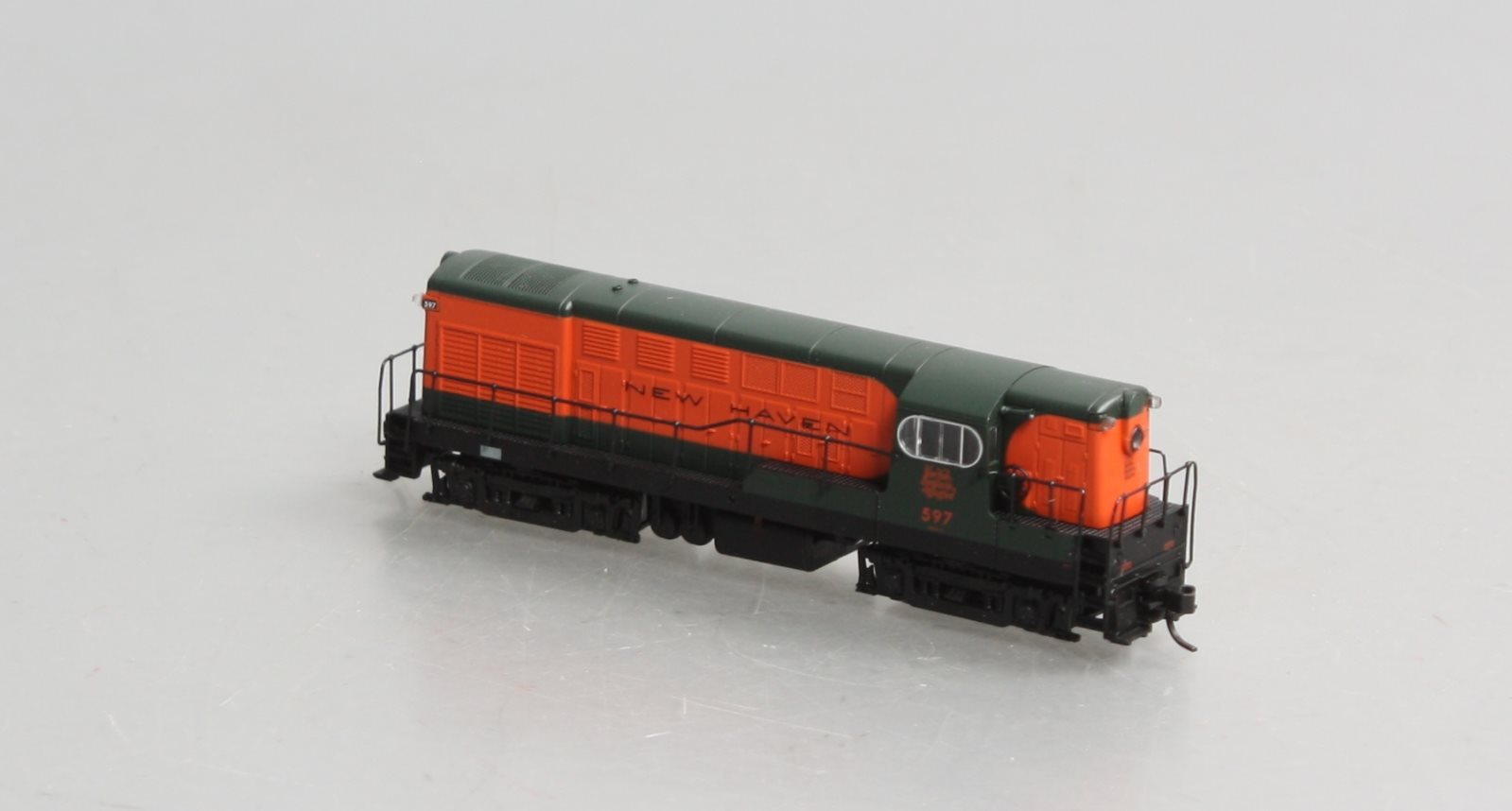 Atlas 52178 N Scale New Haven H16-44 Locomotive #597