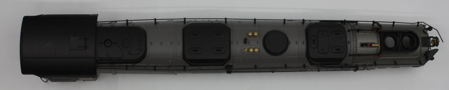 Lionel 58004-2 #3976 Challenger Locomotive Body Shell with Broken Headlight