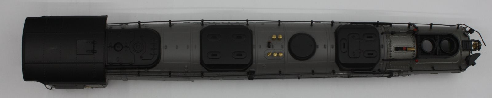 Lionel 58004-2 #3976 Challenger Locomotive Body Shell with Broken Headlight