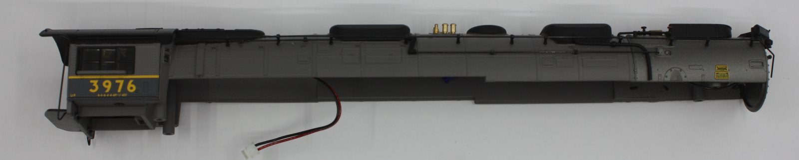 Lionel 58004-2 #3976 Challenger Locomotive Body Shell with Broken Headlight