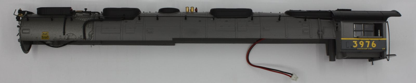 Lionel 58004-2 #3976 Challenger Locomotive Body Shell with Broken Headlight