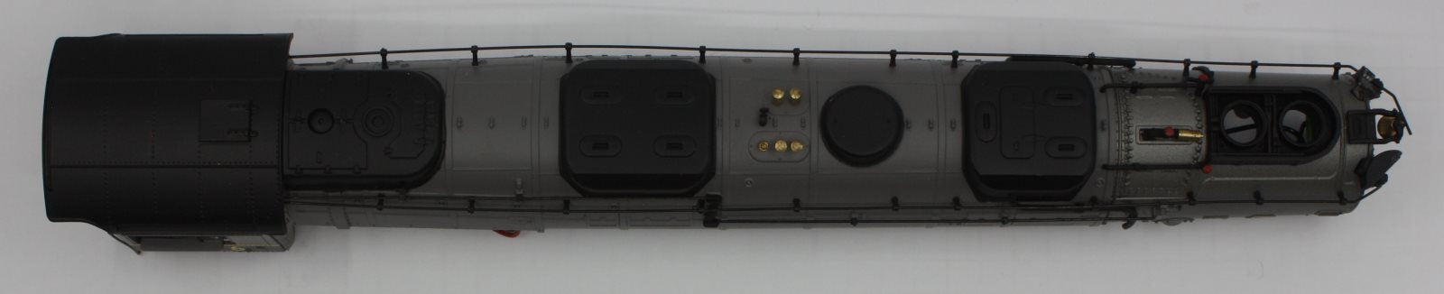 Lionel 58004-2 #3976 Challenger Locomotive Body Shell with Broken Headlight