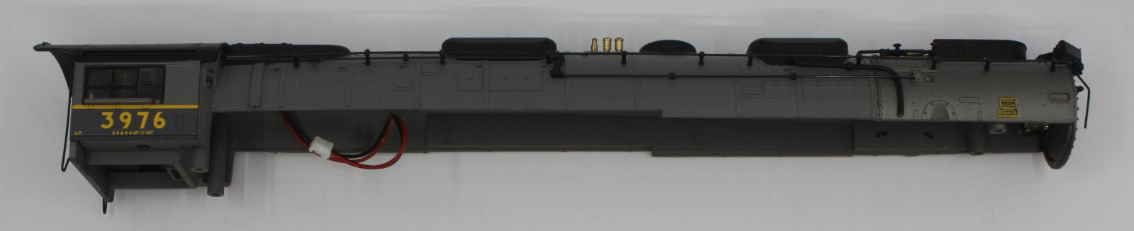 Lionel 58004-2 #3976 Challenger Locomotive Body Shell with Broken Headlight