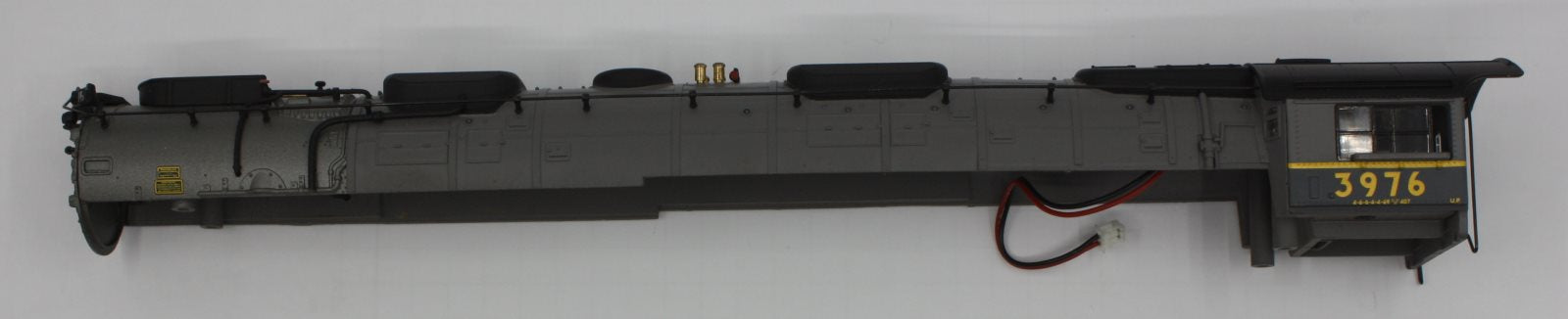 Lionel 58004-2 #3976 Challenger Locomotive Body Shell with Broken Headlight