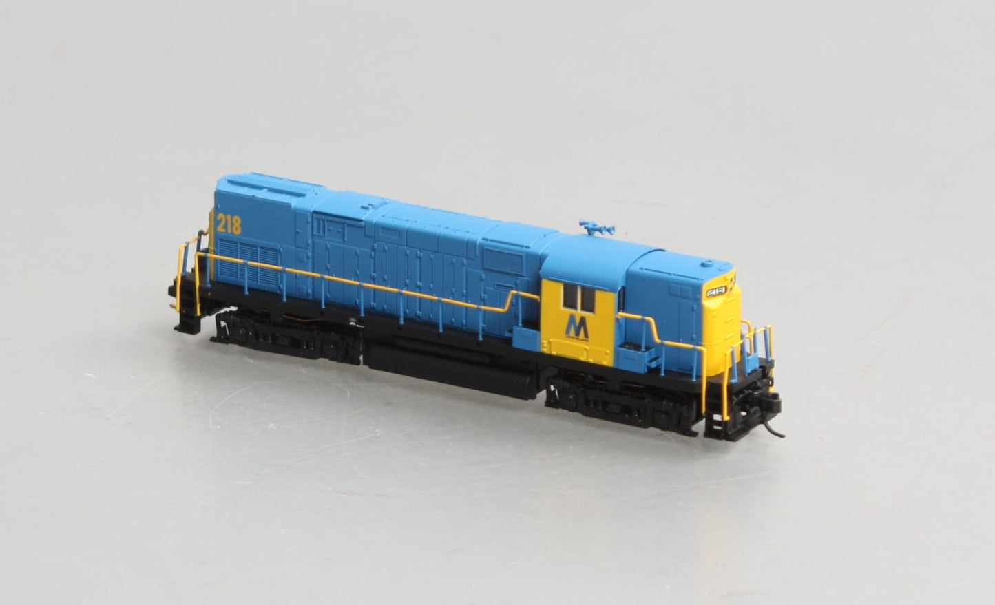 Atlas 40000341 N Scale Long Island C420 Ph.1 High Nose #218