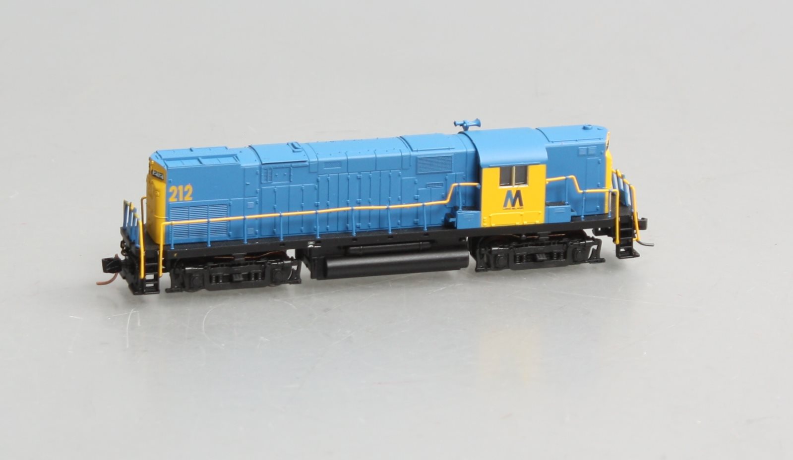 Atlas 40000340 N Scale Long Island C420 Ph.1 High Nose #212