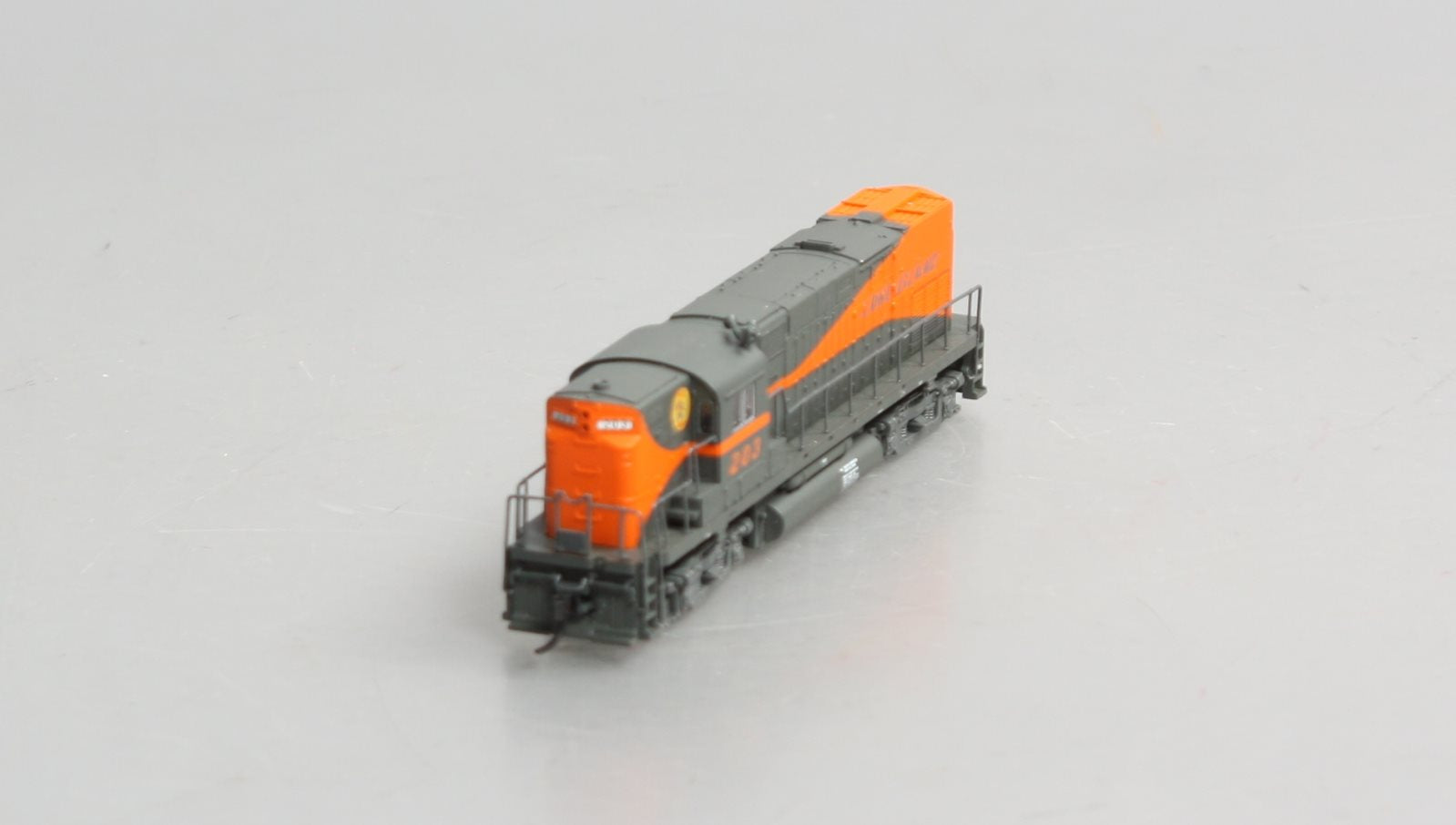 Atlas 40000138 N Scale Long Island C420 Diesel Locomotive #203