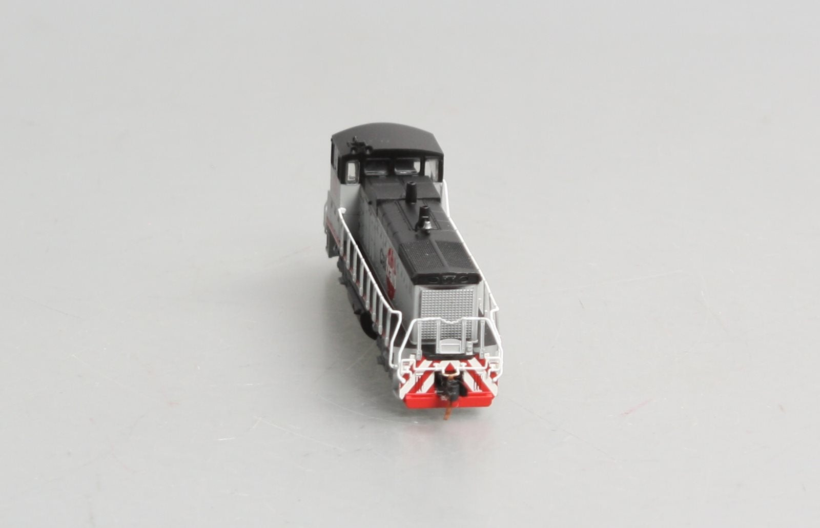 Atlas 52304 N Scale CalTrain MP-15DC Diesel Locomotive #503