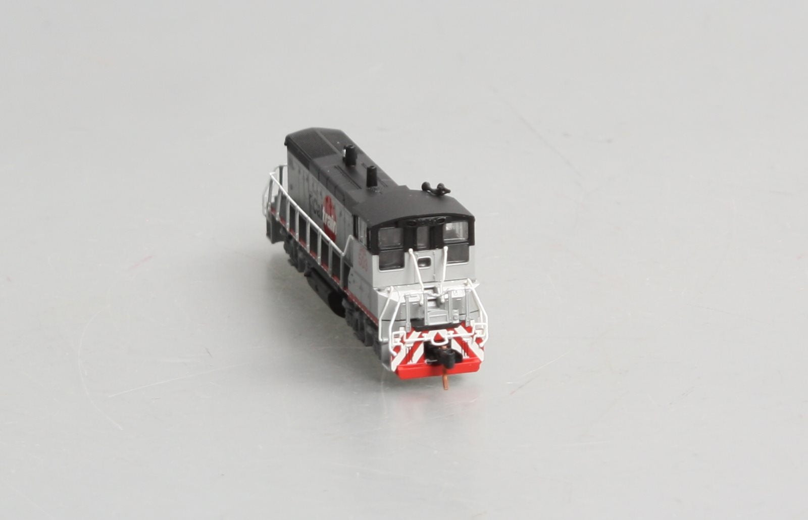 Atlas 52304 N Scale CalTrain MP-15DC Diesel Locomotive #503