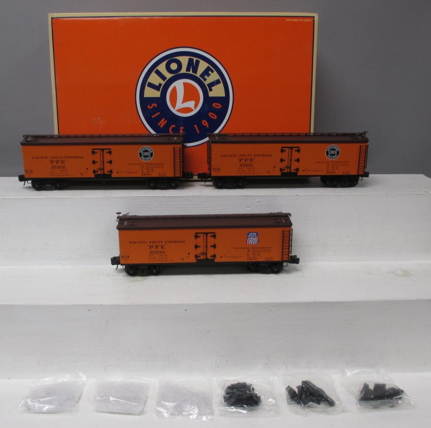 Lionel 6-11657 O Gauge Pacific Fruit Express Woodsided Refrigerator (Set of 3)