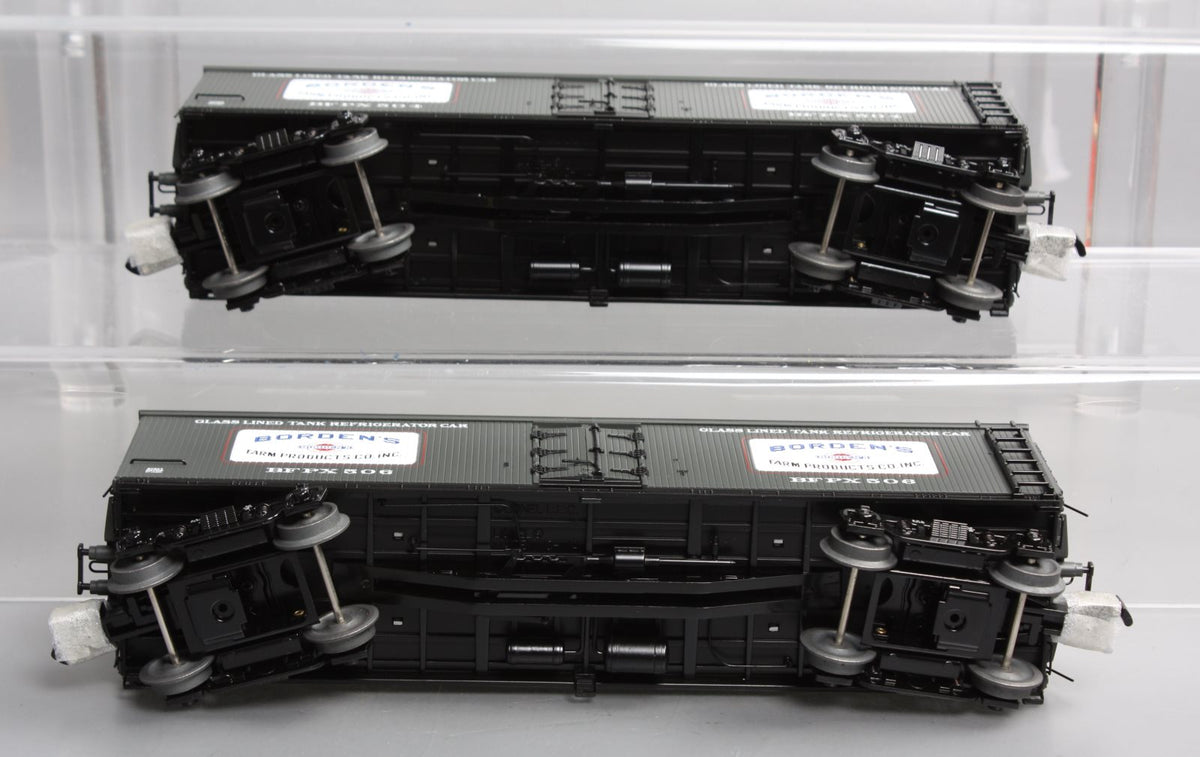 Lionel 6-27369 O Gauge Borden's Milk Car (Set of 2) LN/Box
