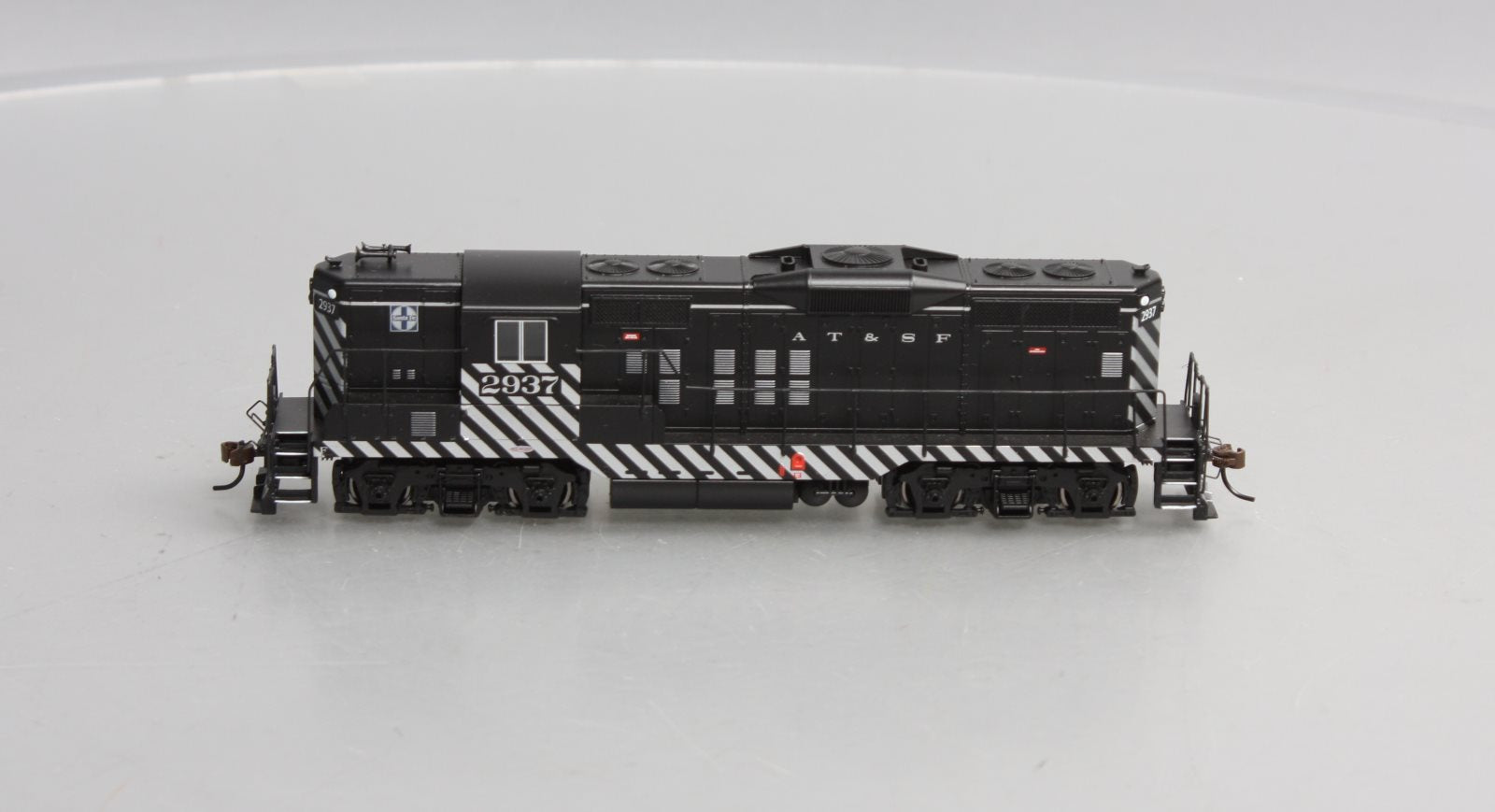 Bachmann 62809 HO Santa Fe GP9 Dynamic Brakes Diesel Locomotive #2937 w/ DCC