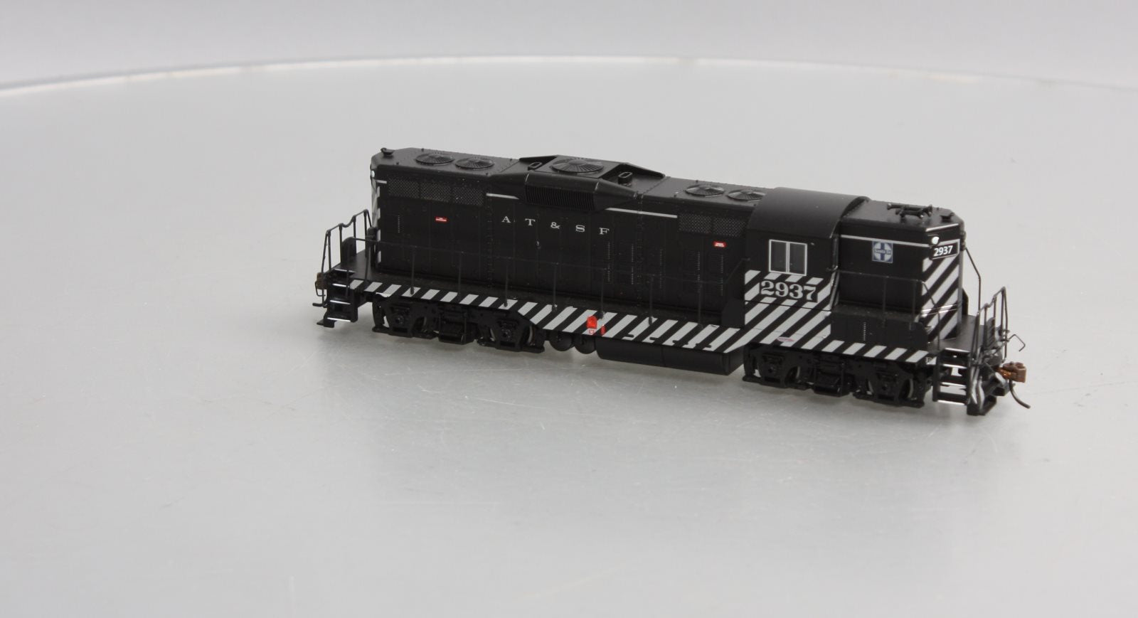 Bachmann 62809 HO Santa Fe GP9 Dynamic Brakes Diesel Locomotive #2937 w/ DCC