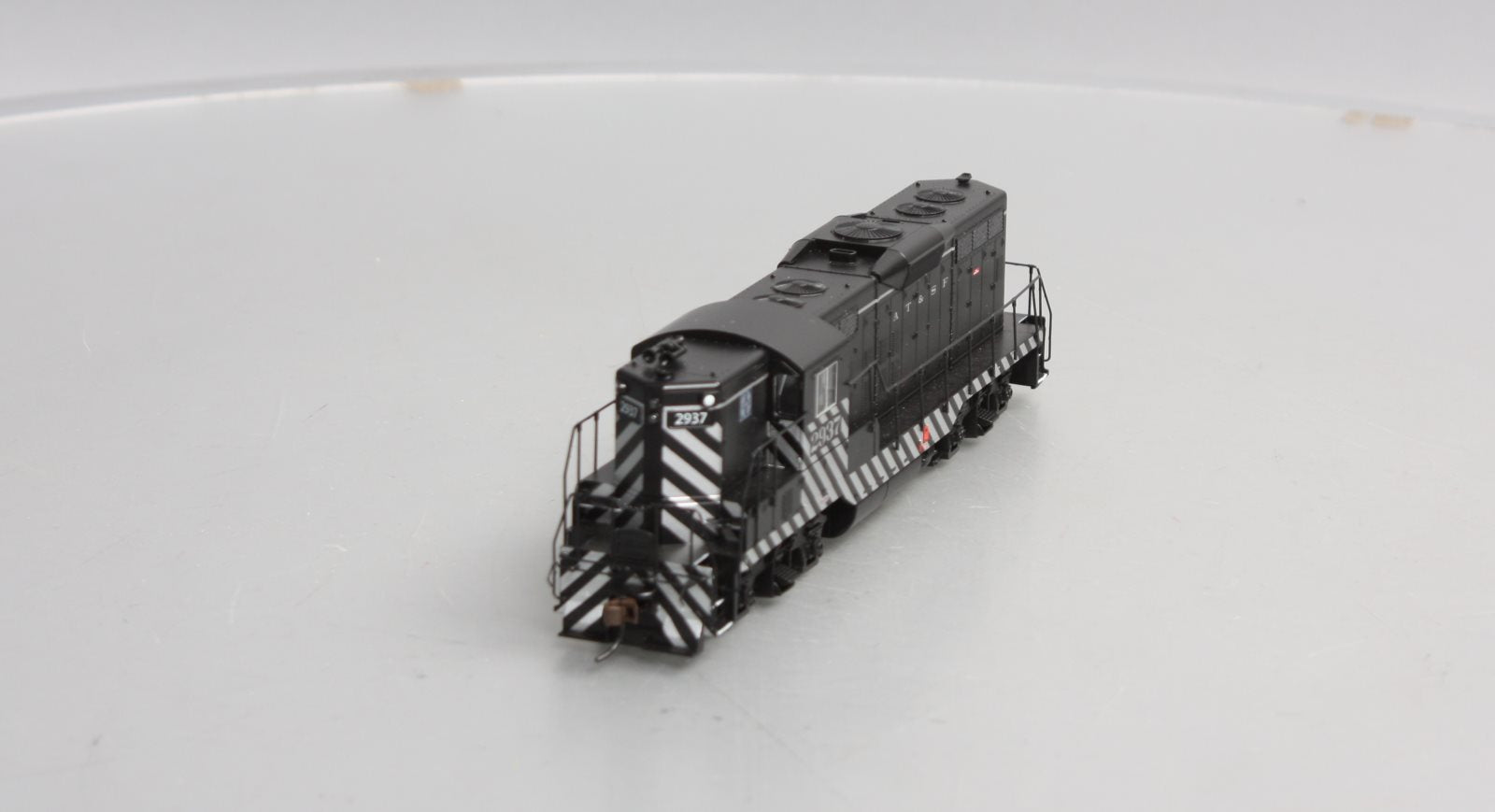 Bachmann 62809 HO Santa Fe GP9 Dynamic Brakes Diesel Locomotive #2937 w/ DCC