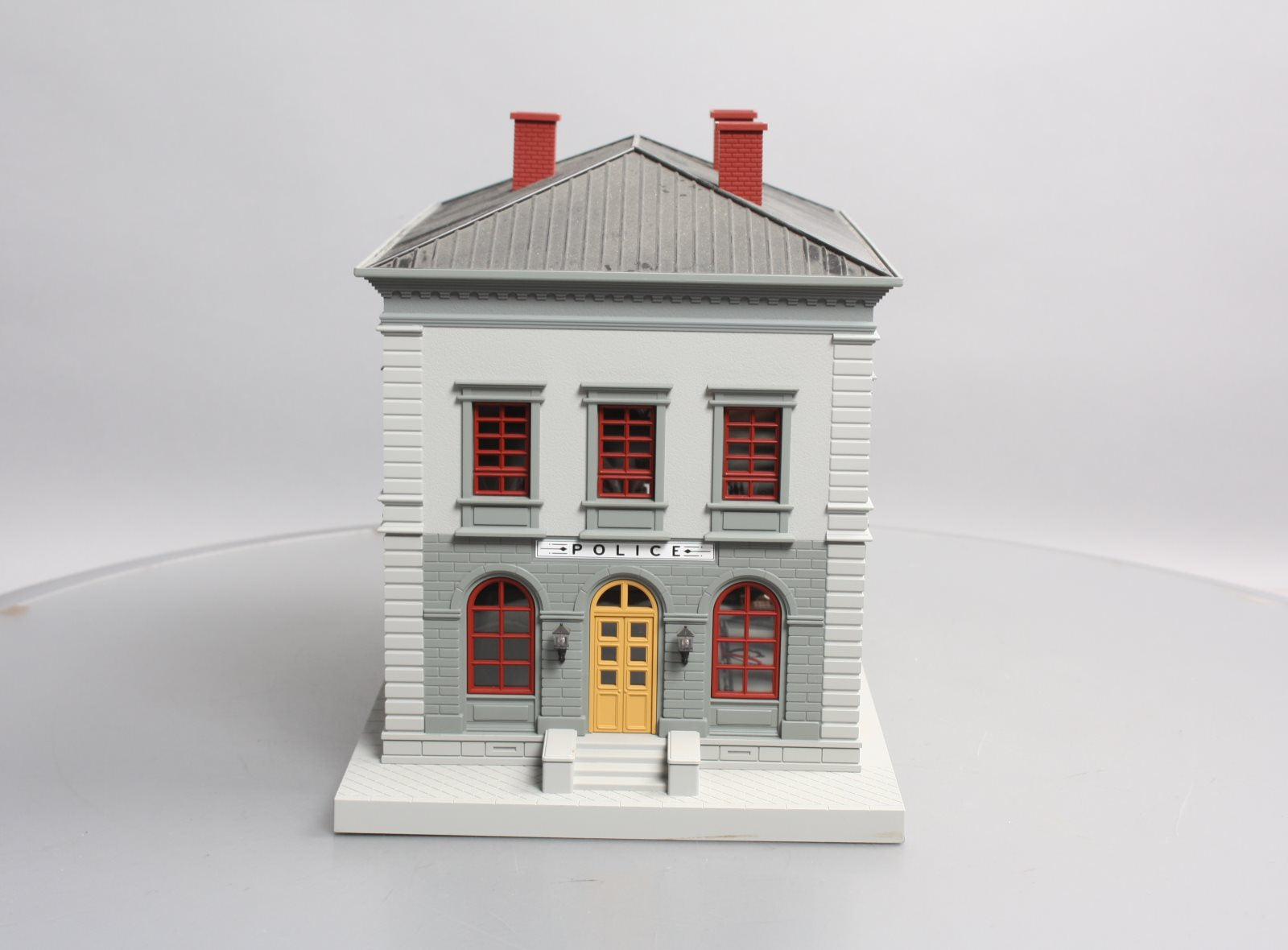 MTH 30-9099 O Gray & Maroon Police Station Assembled Building EX
