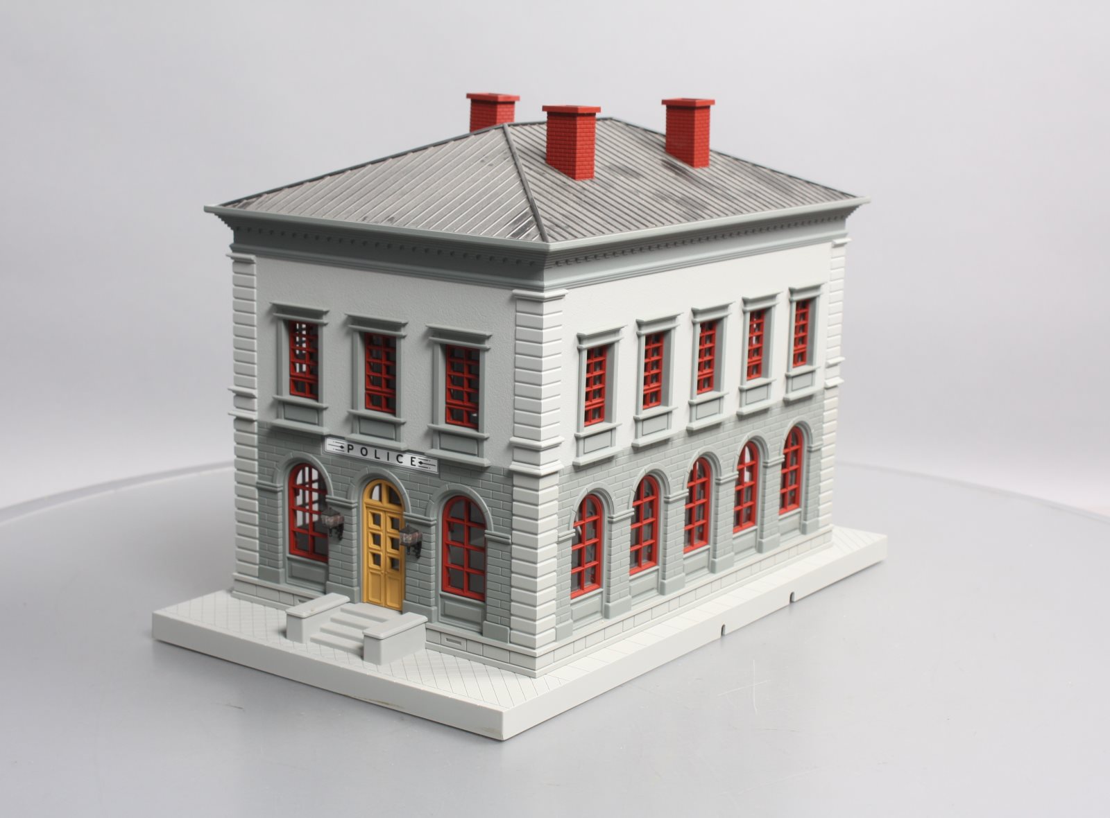 MTH 30-9099 O Gray & Maroon Police Station Assembled Building EX