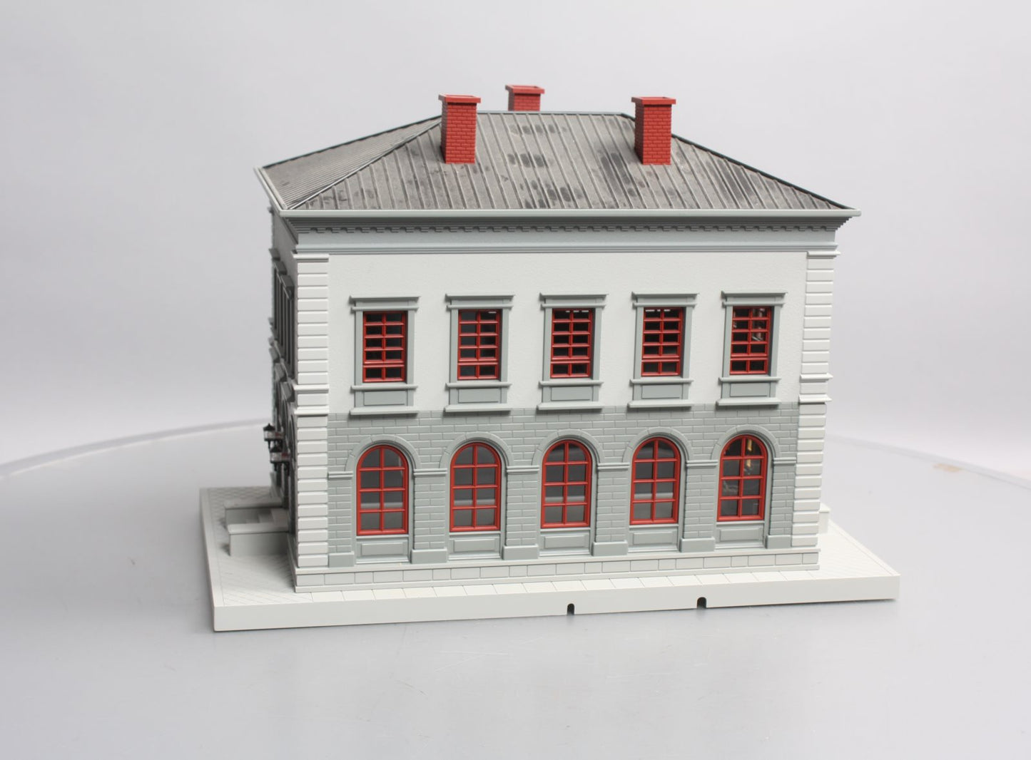 MTH 30-9099 O Gray & Maroon Police Station Assembled Building EX