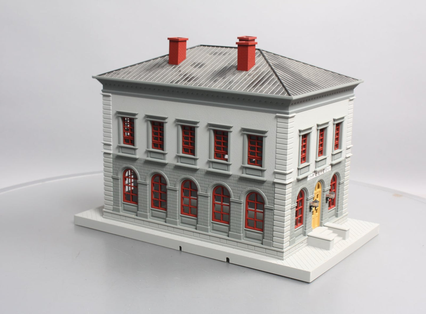 MTH 30-9099 O Gray & Maroon Police Station Assembled Building EX