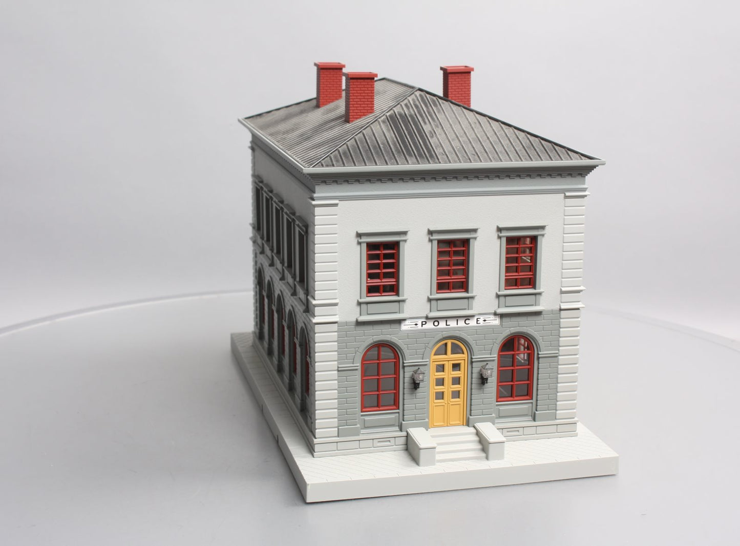 MTH 30-9099 O Gray & Maroon Police Station Assembled Building EX