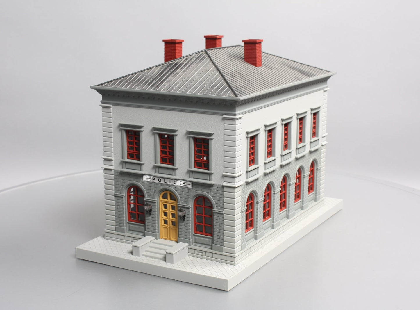 MTH 30-9099 O Gray & Maroon Police Station Assembled Building EX