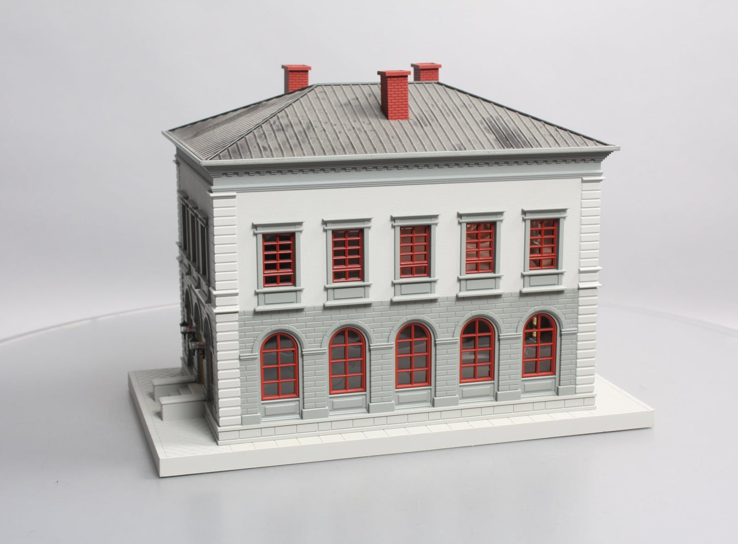MTH 30-9099 O Gray & Maroon Police Station Assembled Building EX