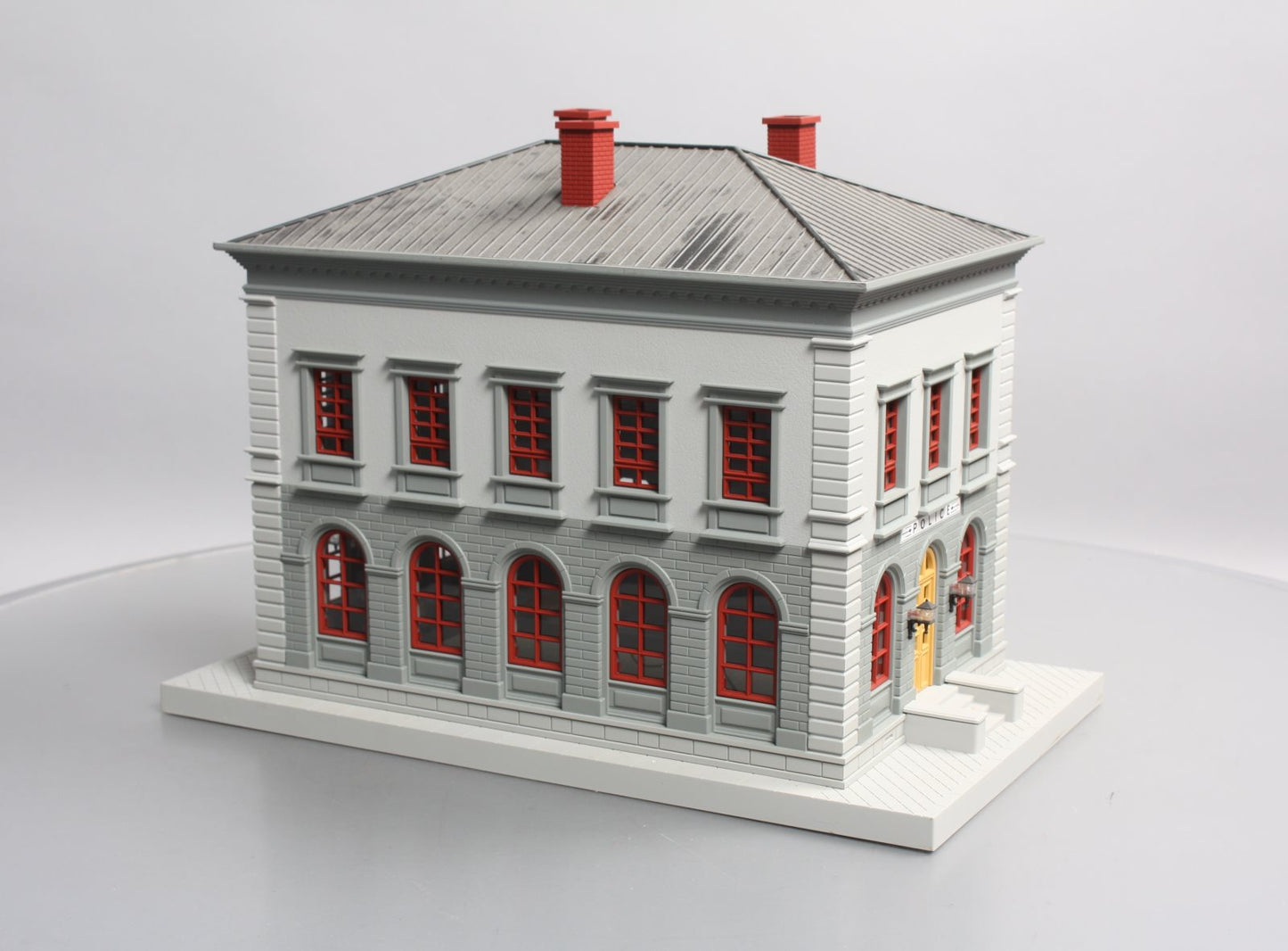 MTH 30-9099 O Gray & Maroon Police Station Assembled Building EX