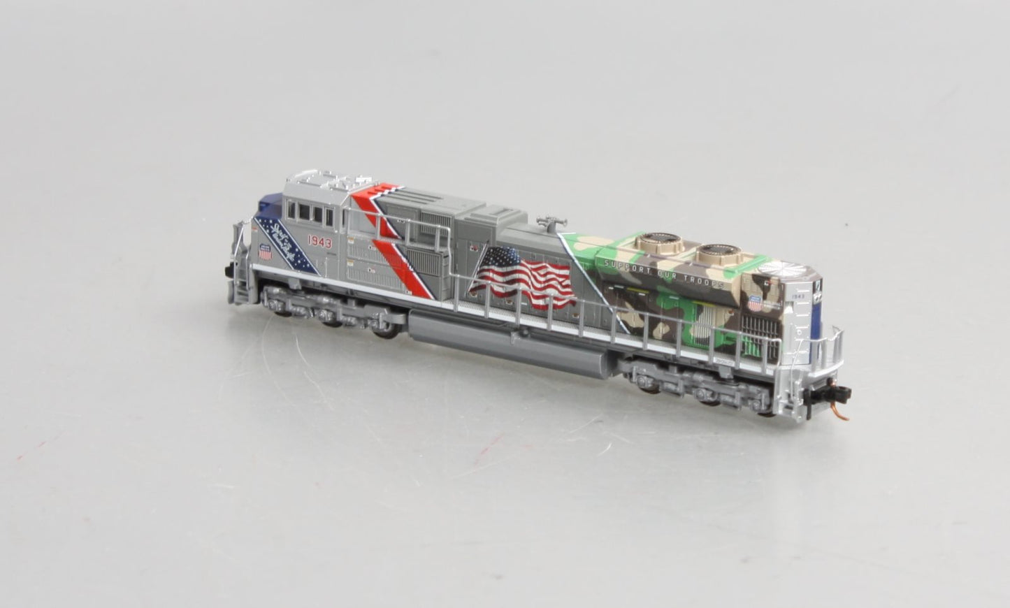 Kato 176-1943 N UP EMD SD70ACe Diesel Locomotive Nose Headlight Version #1943