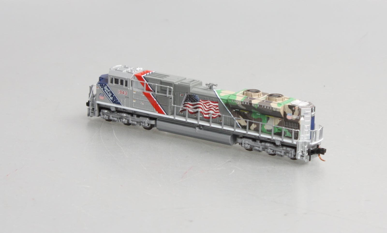 Kato 176-1943 N UP EMD SD70ACe Diesel Locomotive Nose Headlight Version #1943