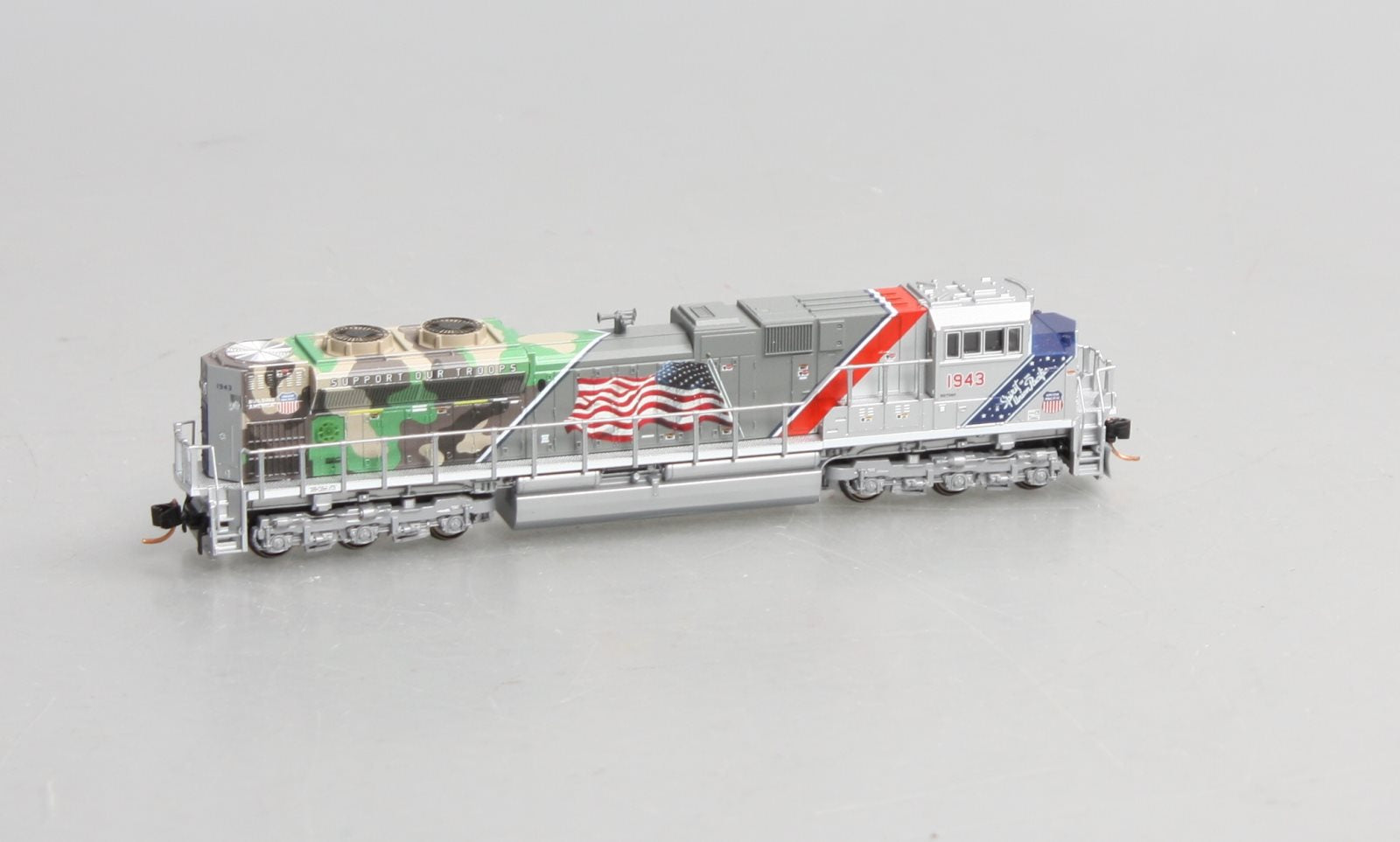 Kato 176-1943 N UP EMD SD70ACe Diesel Locomotive Nose Headlight Version #1943