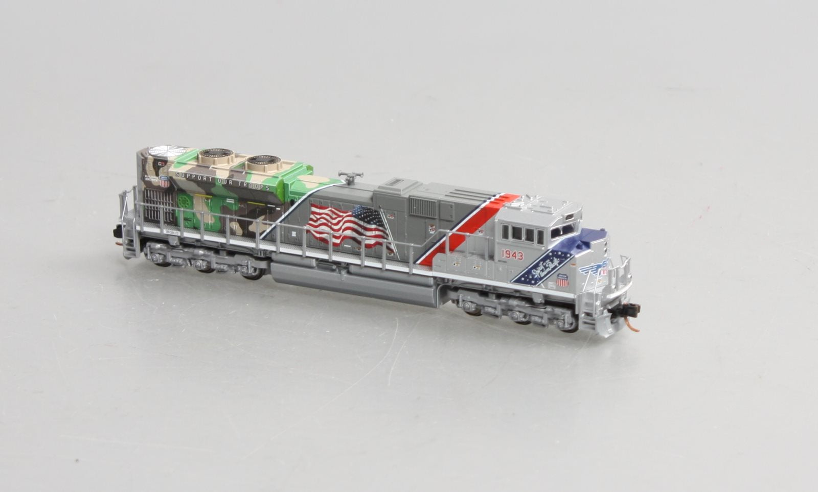 Kato 176-1943 N UP EMD SD70ACe Diesel Locomotive Nose Headlight Version #1943