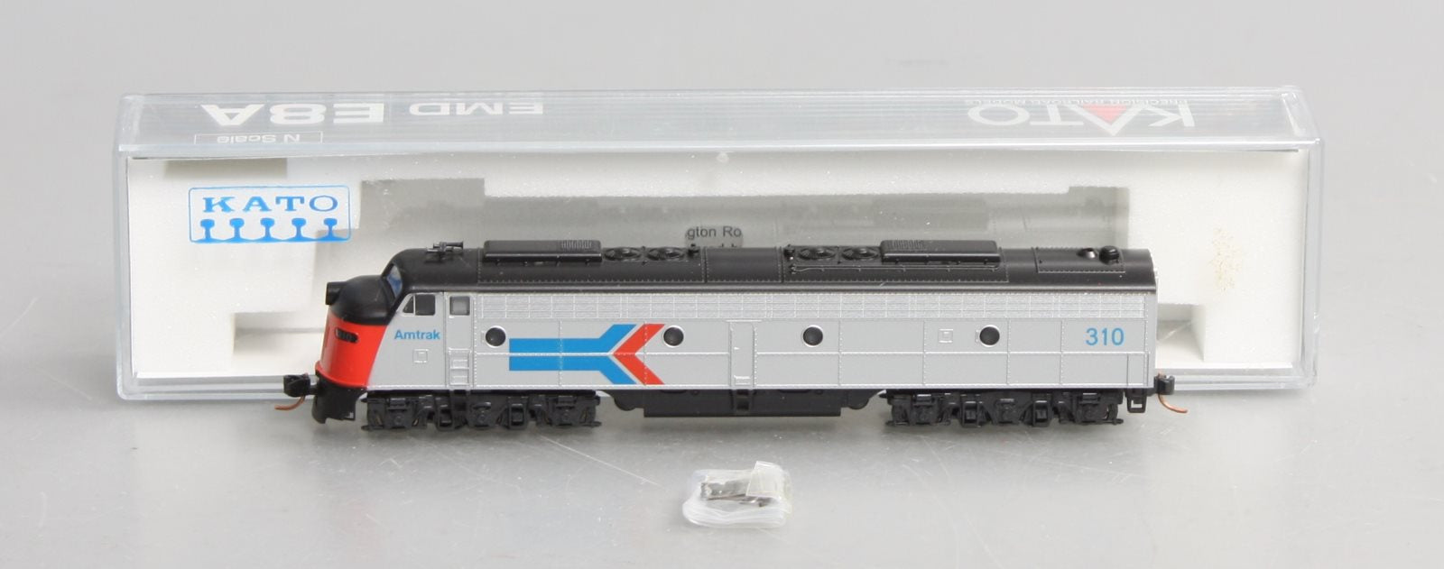 Kato 176-5341 N Scale Amtrak EMD E8A Diesel #310 - Phase I