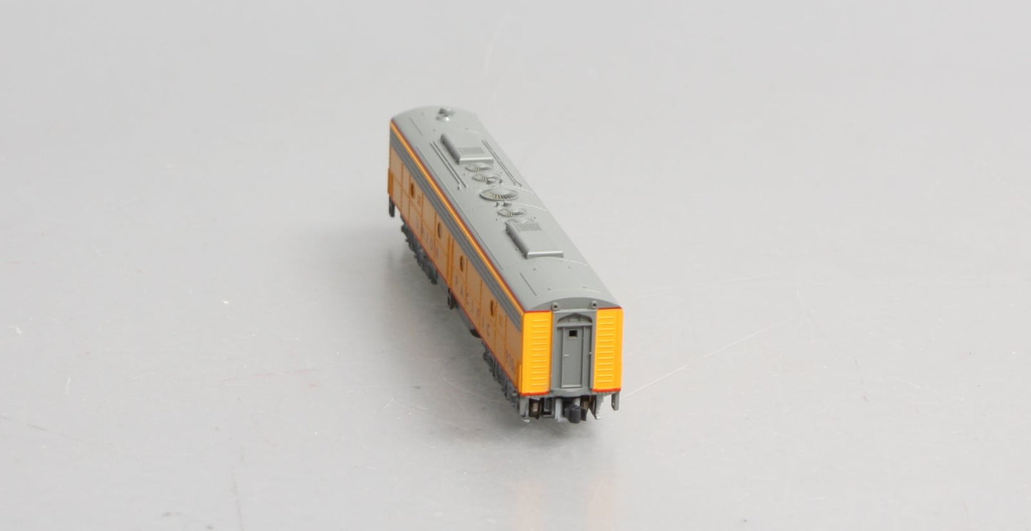 Kato 176-5353 N Union Pacific Powered E9 Diesel B-Unit #970B