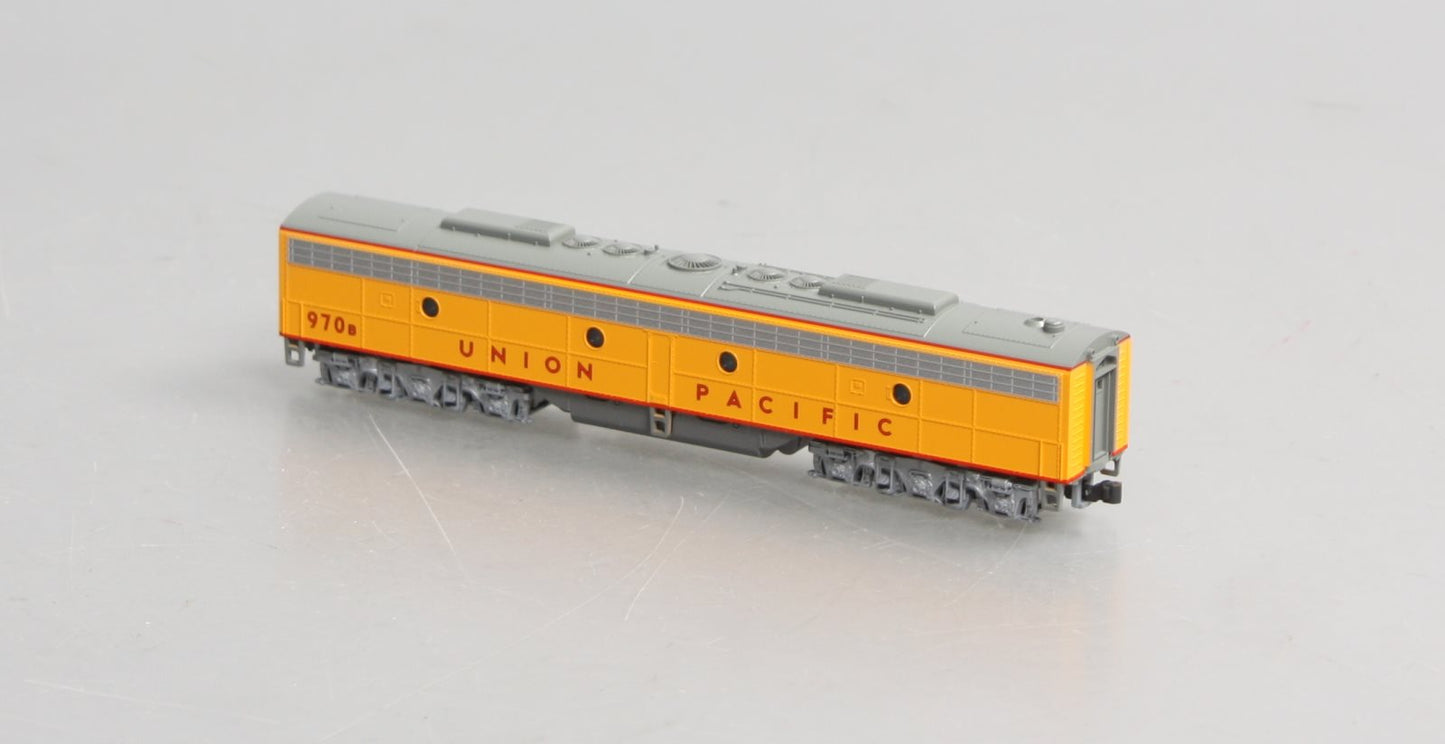 Kato 176-5353 N Union Pacific Powered E9 Diesel B-Unit #970B