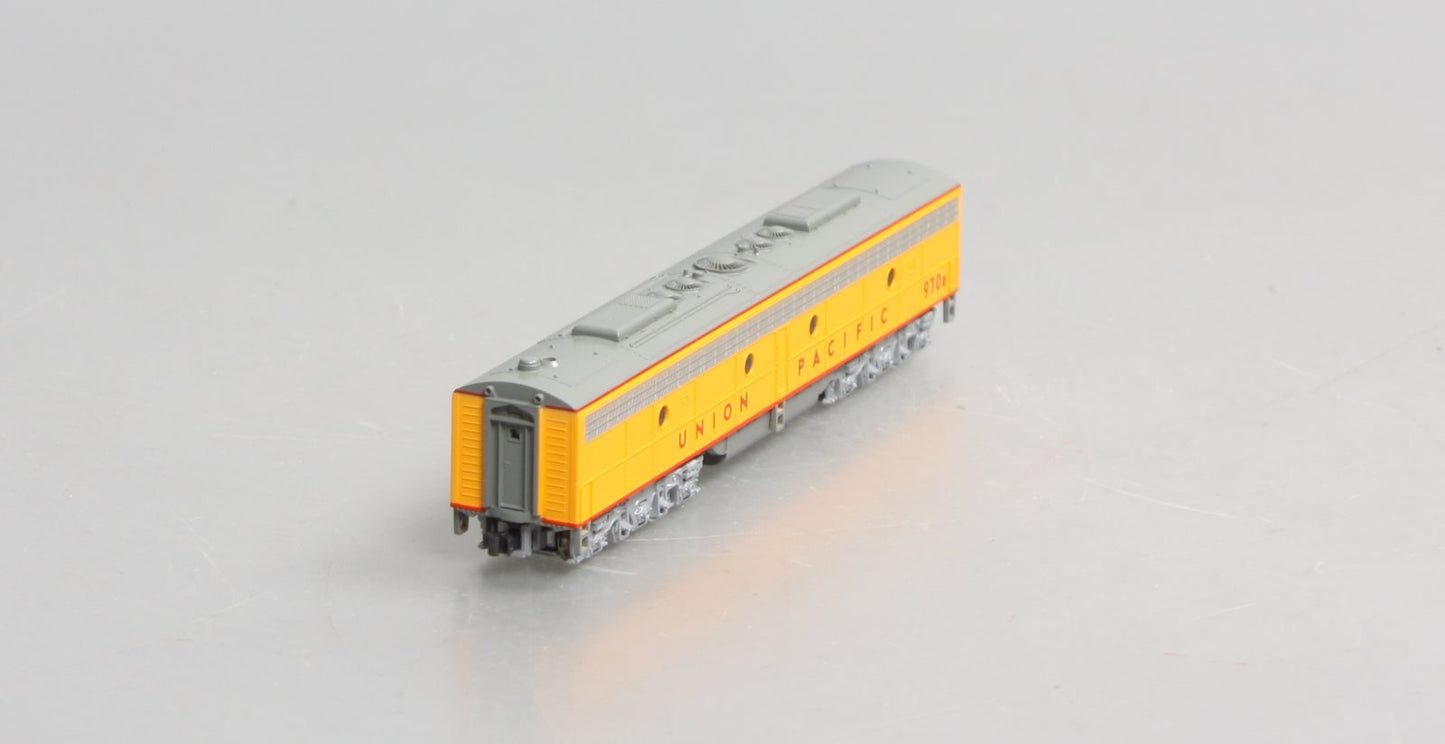Kato 176-5353 N Union Pacific Powered E9 Diesel B-Unit #970B