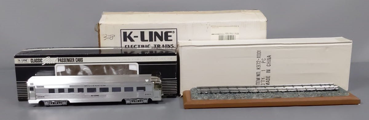 K-Line K4601-20001C O Millennium Aluminum Club Car #2000/2001 w/Display Base LN/Box